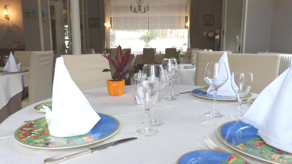 Hotel Restaurant "Le Relais" Courtenay  Rom bilde