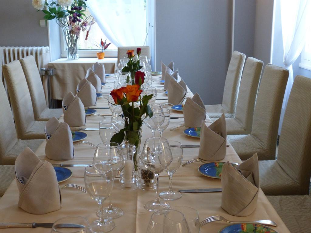 Hotel Restaurant "Le Relais" Courtenay  Rom bilde