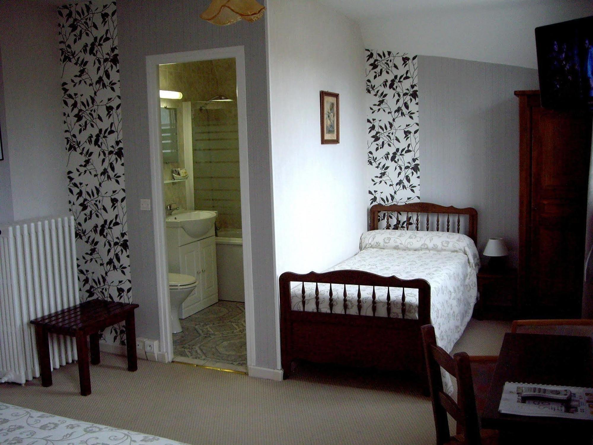 Hotel Restaurant "Le Relais" Courtenay  Eksteriør bilde